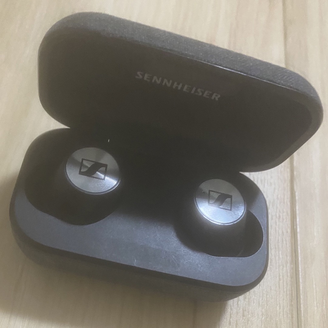 SENNHEISER(ゼンハイザー)のSENNHEISER MOMENTUM True Wireless 2 スマホ/家電/カメラのオーディオ機器(ヘッドフォン/イヤフォン)の商品写真