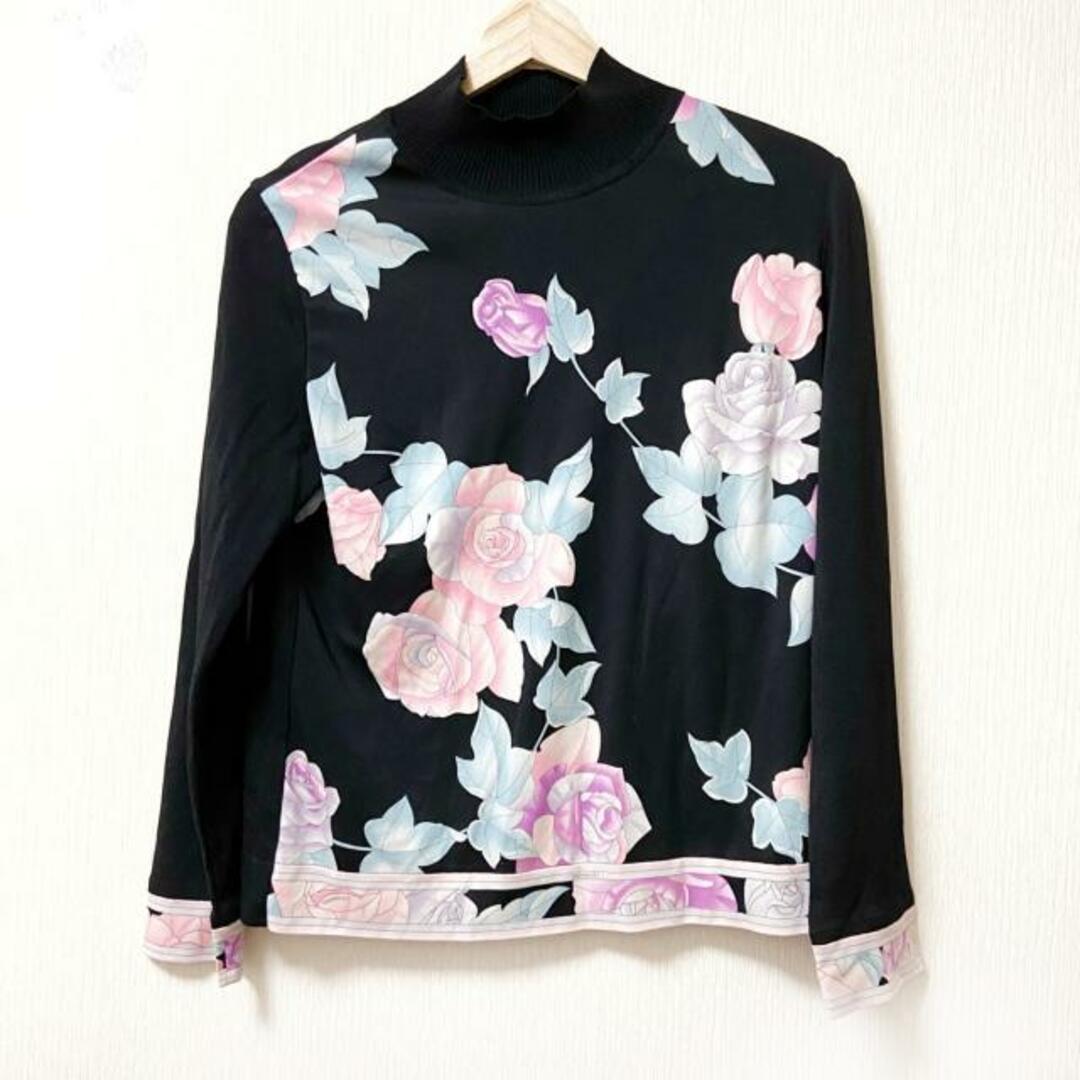 LEONARD レオナール ピンクの花が印象的なトップス|レディース LEONARD レオナール ピンクの花が印象的なトップス|レディース