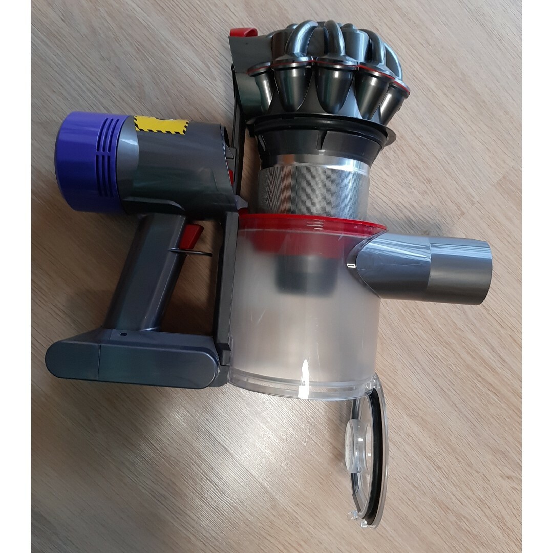 Dyson(ダイソン)のDyson ダイソン コードレス 掃除機 SV11 v7 fluffyん スマホ/家電/カメラの生活家電(掃除機)の商品写真