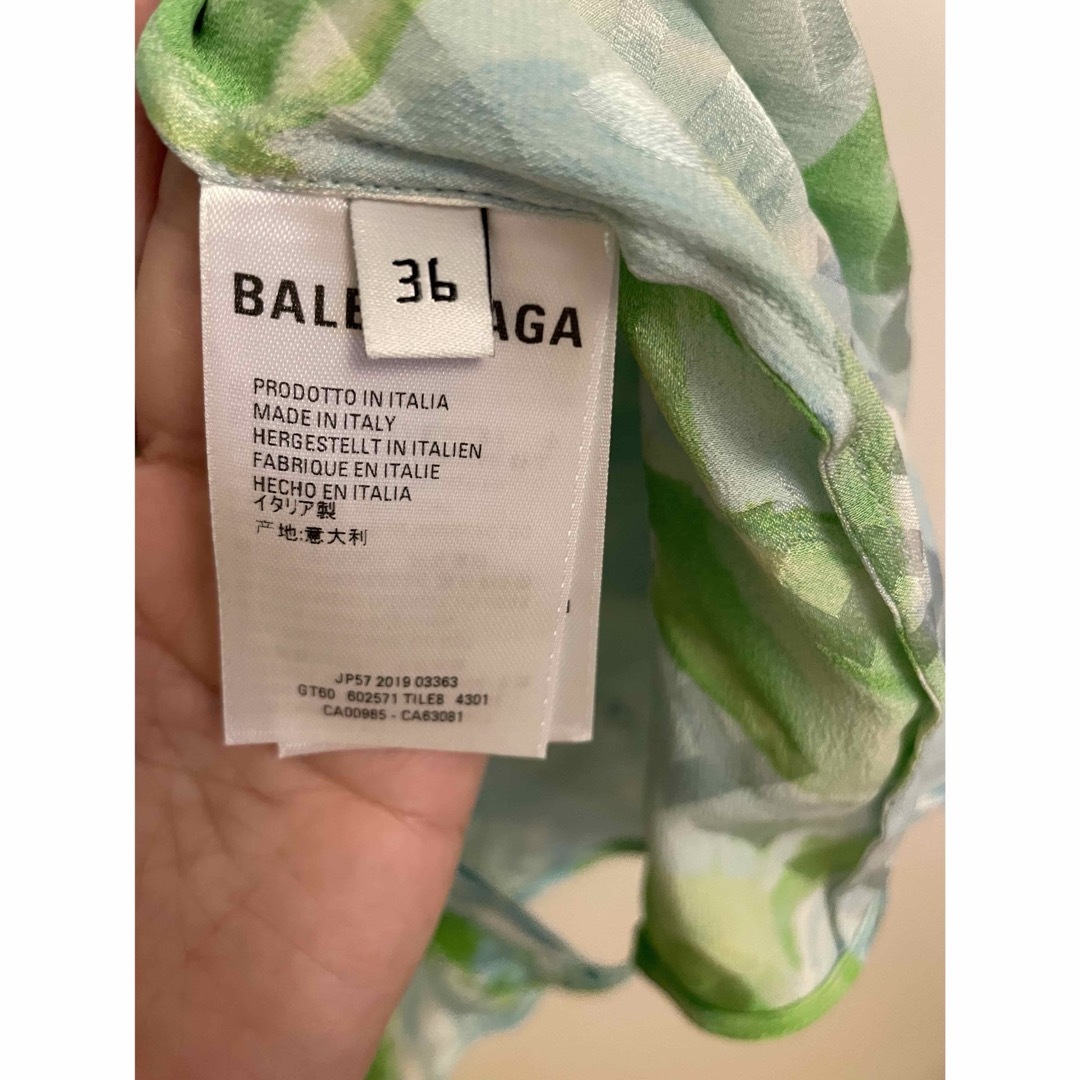 Balenciaga(バレンシアガ)の直営店購入バレンシアガBalenciagaシルクオーバーブラウス36 レディースのトップス(シャツ/ブラウス(半袖/袖なし))の商品写真