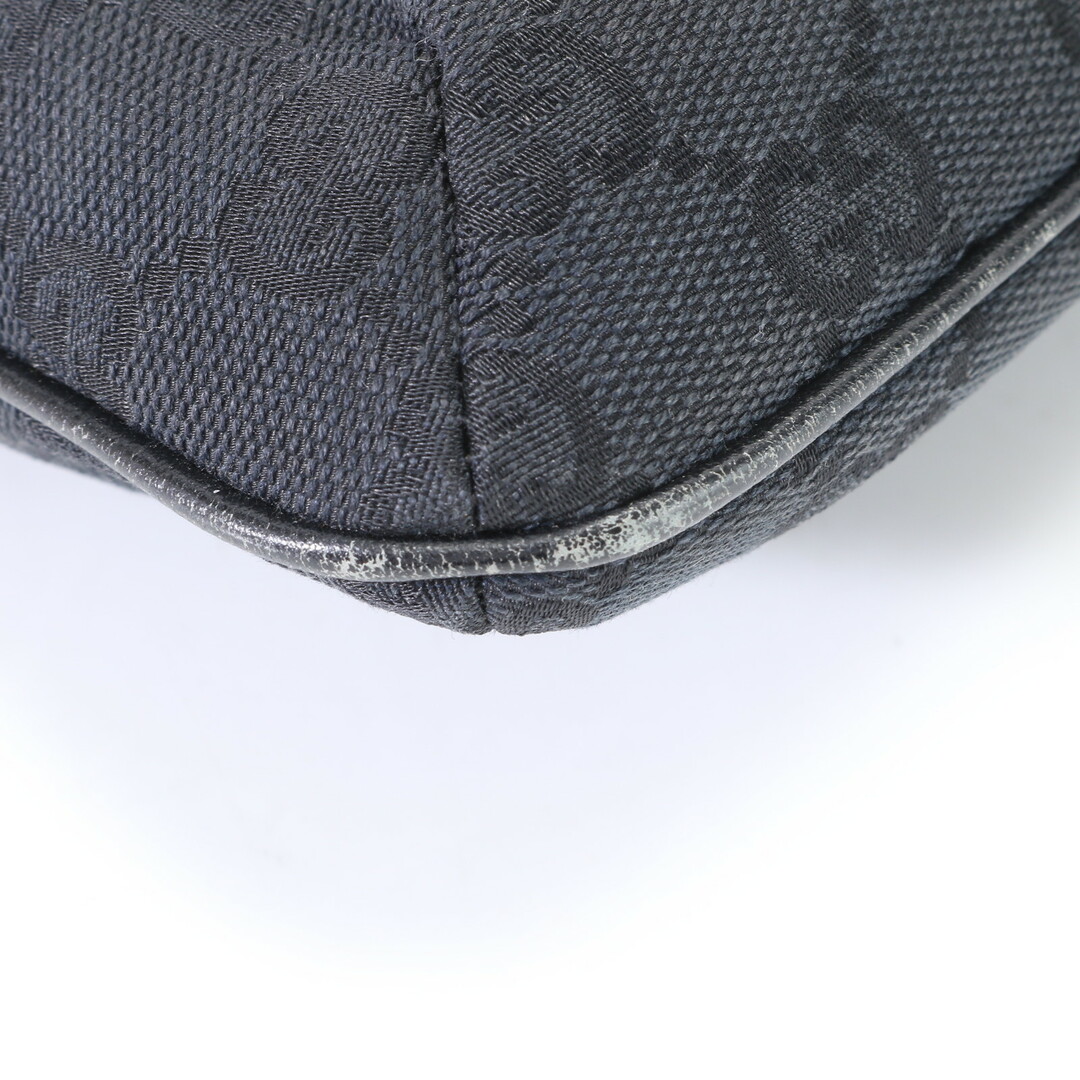 Gucci(グッチ)の美品 グッチ GGキャンバス シェリーライン ハンドバッグ 145970 チャーム 付 レザートート 本革 ブラック 黒 レディース MMM U8-3 レディースのバッグ(ハンドバッグ)の商品写真