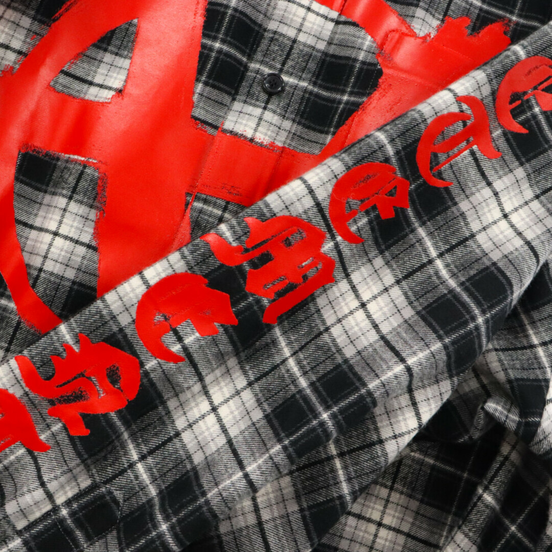VETEMENTS ヴェトモン 22AW Double Anarchy Flannel Shirt 袖ロゴ アナーキーロゴ フランネル 長袖チェックシャツ ホワイト/ブラック メンズのトップス(シャツ)の商品写真