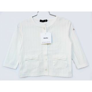 ベベ(BeBe)の【春物 新入荷!】新品 未使用品[ベベ/BeBe]90cm カーディガン 白 子供服 キッズ kids ベビー服 baby 女の子 春 tops 923042(カーディガン/ボレロ)