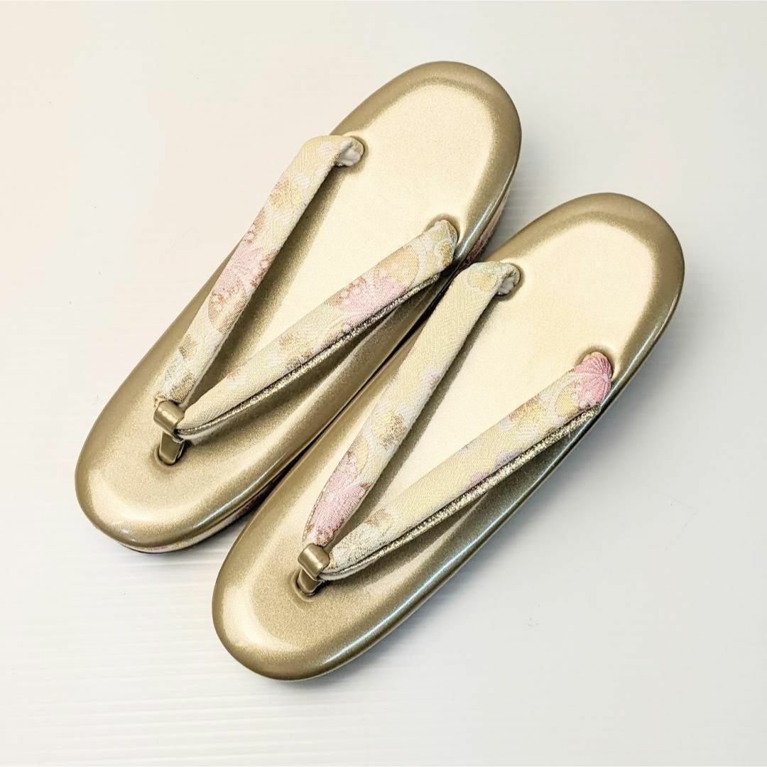 和装 草履 バッグ セット 振袖 帯地 ゴールド クリーム 古典 桜 uz金 レディースの水着/浴衣(着物)の商品写真