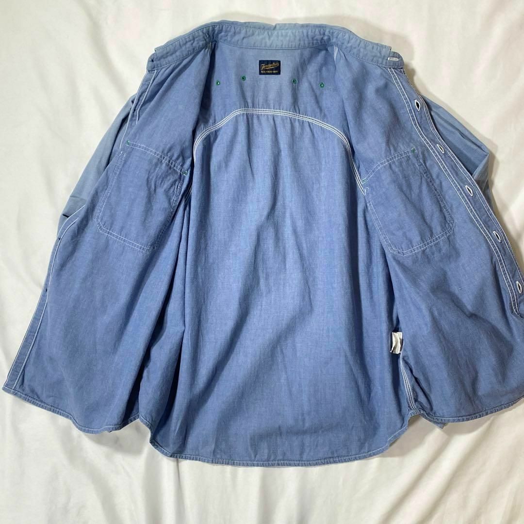 TENDERLOIN(テンダーロイン)のテンダーロイン　フラップポケットシャンブレーサファリシャツ　ブルー　M メンズのトップス(シャツ)の商品写真