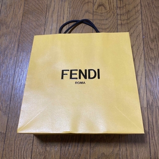 FENDI - FENDIショップ袋とリボン。
