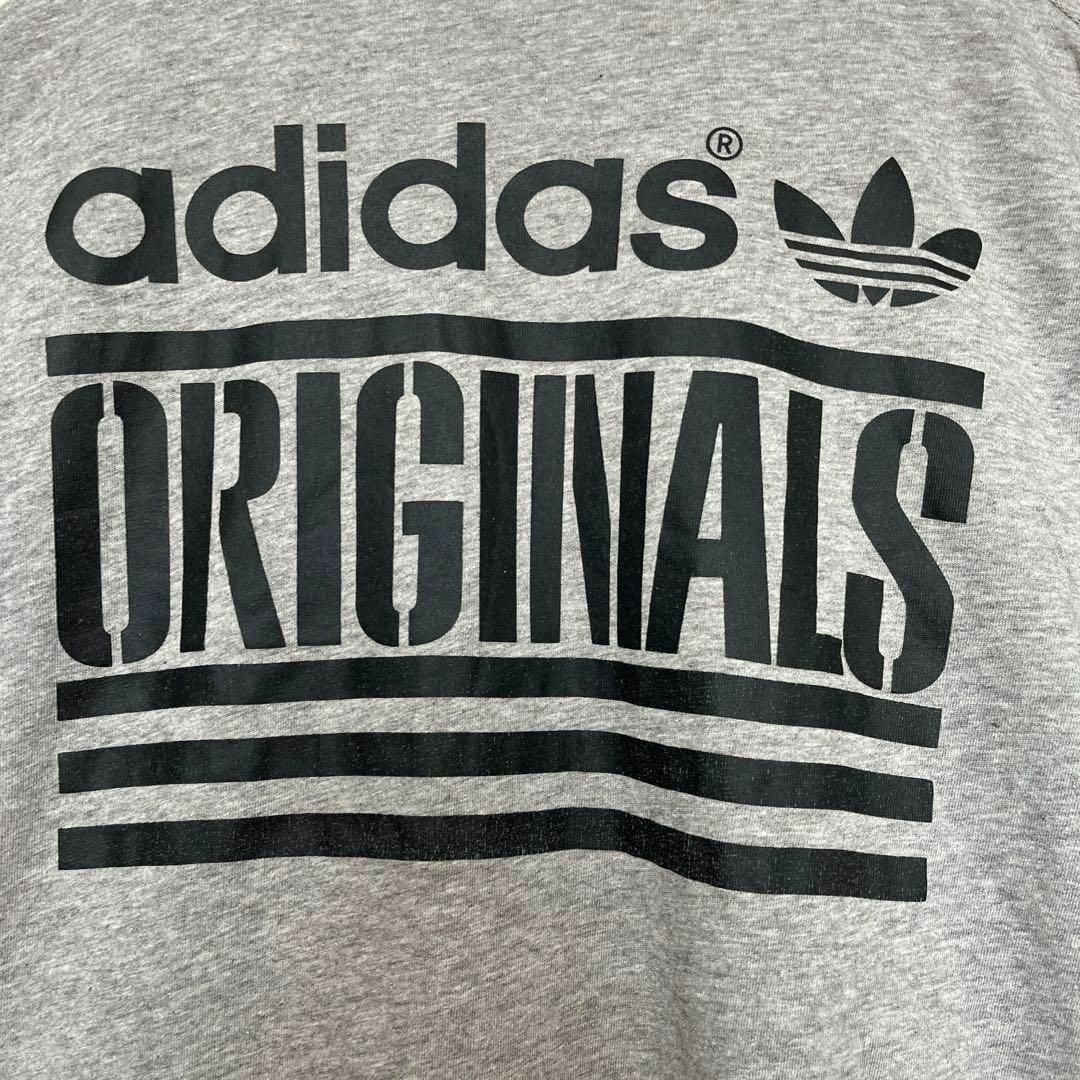 adidas(アディダス)の古着 adidas メンズ Tシャツ グレー M ビッグプリント メンズのトップス(Tシャツ/カットソー(半袖/袖なし))の商品写真