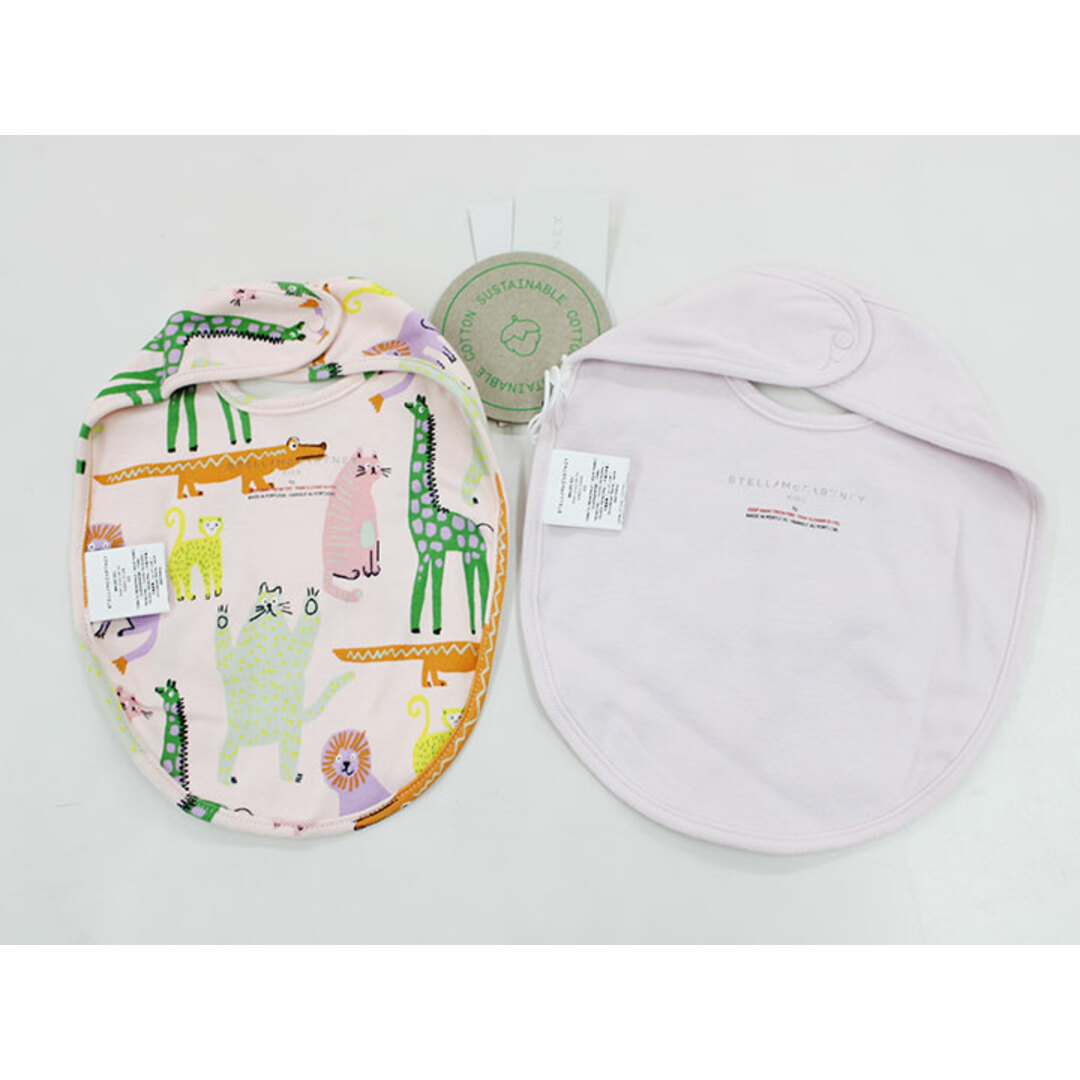 Stella McCartney(ステラマッカートニー)の【春物 新入荷!】新品 未使用品▲ステラ マッカートニーキッズ/Stella McCartney kids▲スタイ/ビブ/よだれかけ2枚set/小物 ピンク系【ネット限定】子供 キッズ kids ベビー baby 女の子 春夏秋冬 childcare 723042 キッズ/ベビー/マタニティのこども用ファッション小物(ベビースタイ/よだれかけ)の商品写真