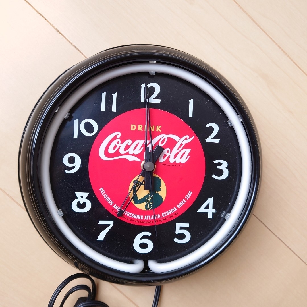 コカ・コーラ(コカコーラ)のコカコーラのネオン時計 インテリア/住まい/日用品のインテリア小物(掛時計/柱時計)の商品写真