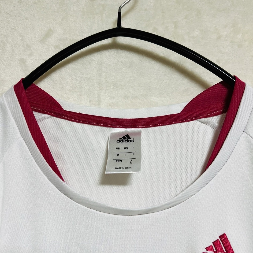 adidas(アディダス)のアディダス　ロングTシャツ　スポーツ系　ホワイト　サイズS レディースのトップス(Tシャツ(長袖/七分))の商品写真