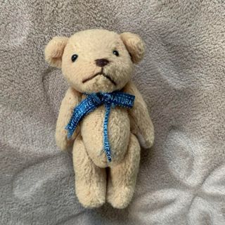 新品クマさんぬいぐるみくまベアベージュ紺色リボン付きnatural heart(ぬいぐるみ)