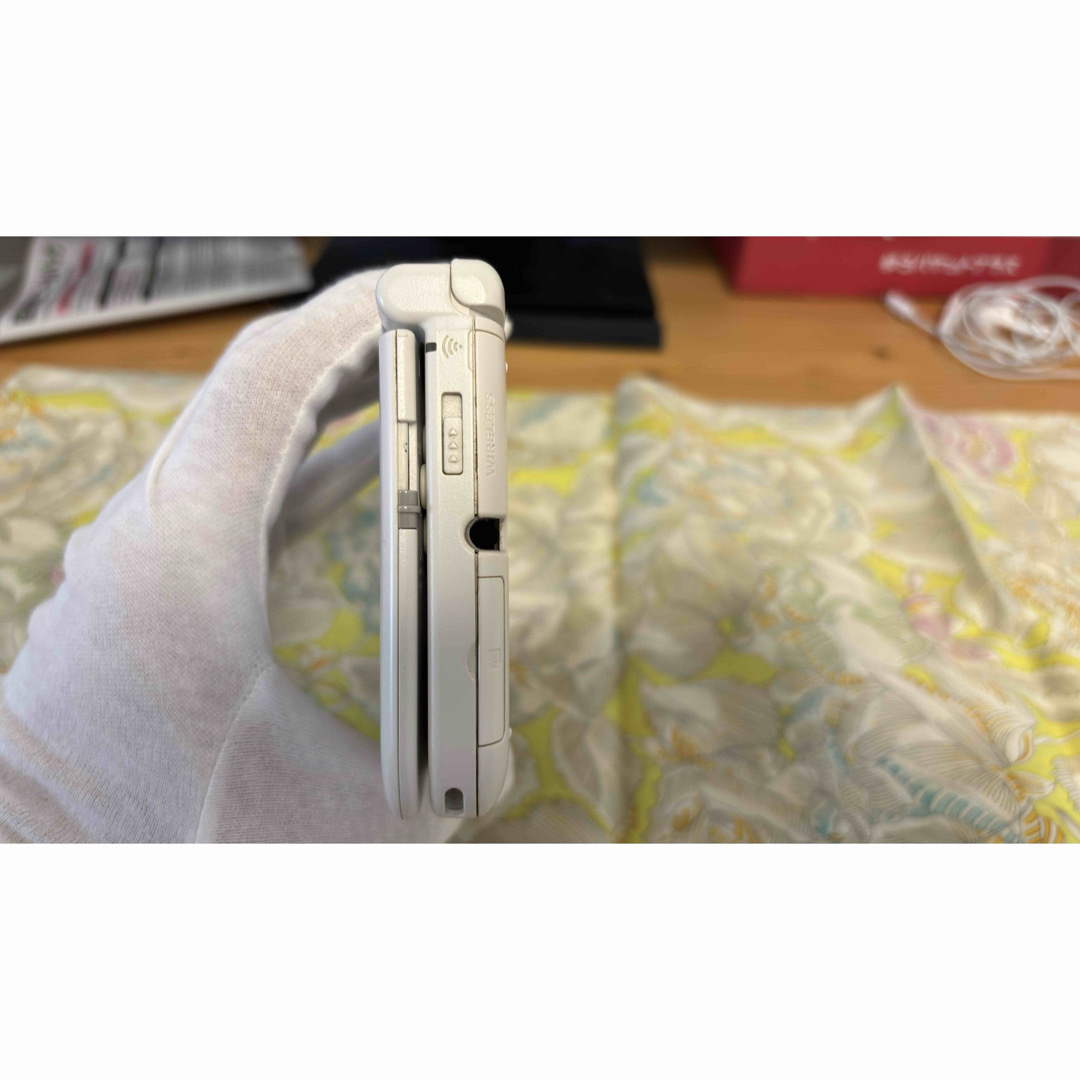ニンテンドー3DS(ニンテンドー3DS)のNintendo 3DS LL ホワイト エンタメ/ホビーのゲームソフト/ゲーム機本体(携帯用ゲーム機本体)の商品写真