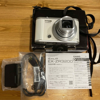 カシオ　EX-ZR3200
