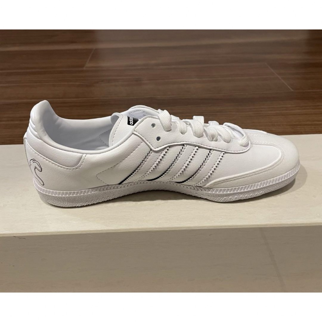 adidas(アディダス)の ⭐︎新品未使用⭐︎adidas サンバヴィーガン　ディズニーミッキー  レディースの靴/シューズ(スニーカー)の商品写真