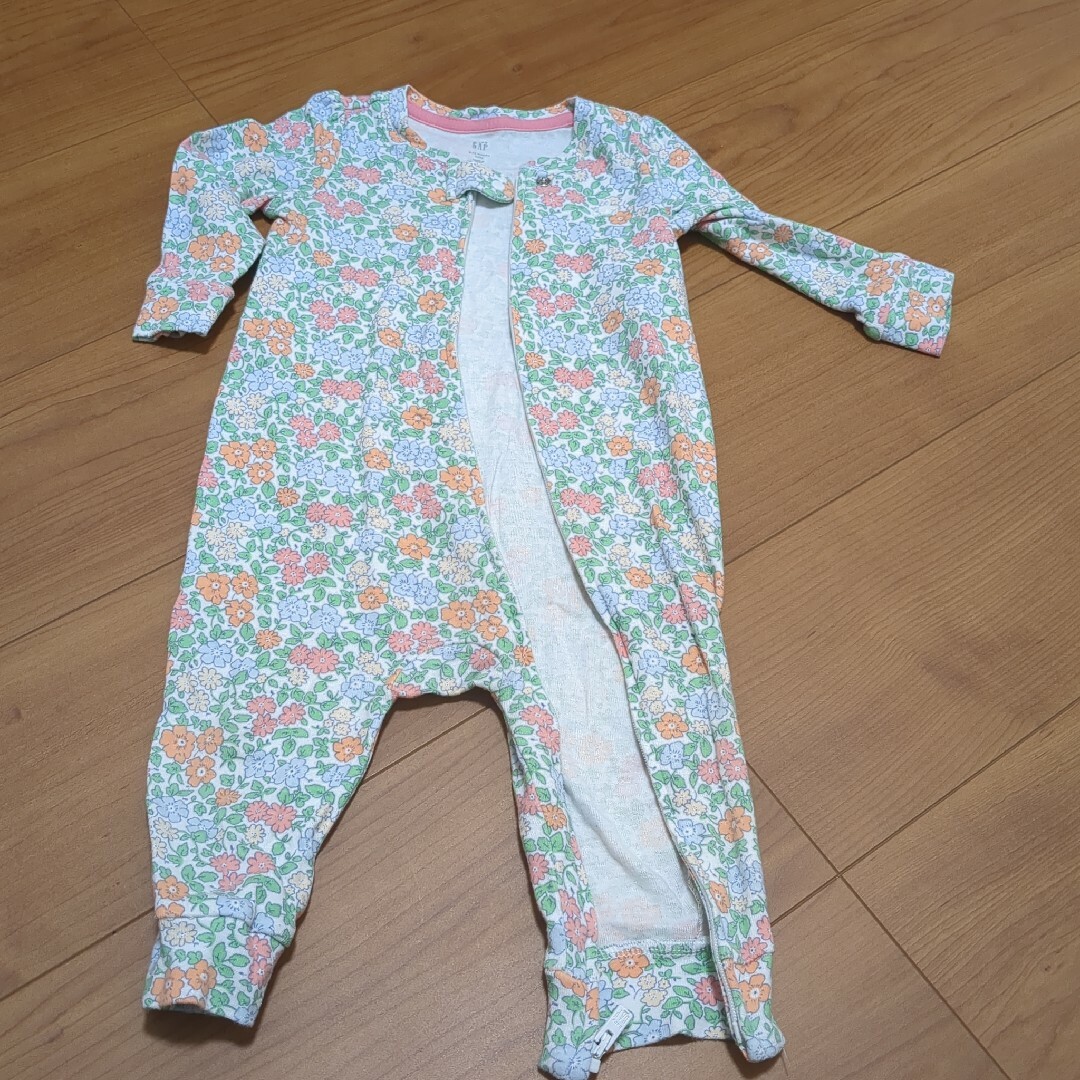 babyGAP(ベビーギャップ)の70センチ　カバーオール　GAP キッズ/ベビー/マタニティのベビー服(~85cm)(カバーオール)の商品写真