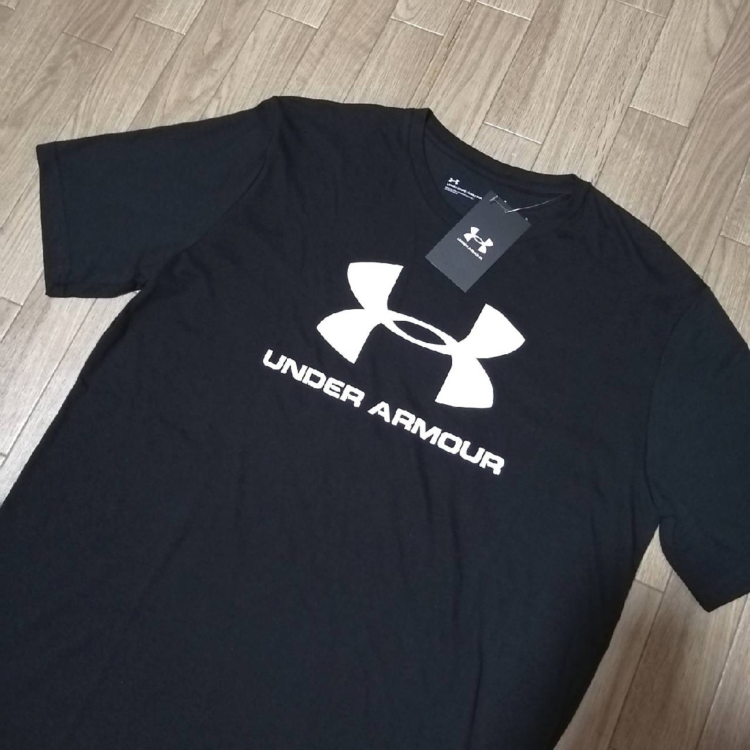 UNDER ARMOUR(アンダーアーマー)の【大人気残りわずか】新品　アンダーアーマー　メンズ　Tシャツ　XLサイズ　黒 メンズのトップス(Tシャツ/カットソー(半袖/袖なし))の商品写真