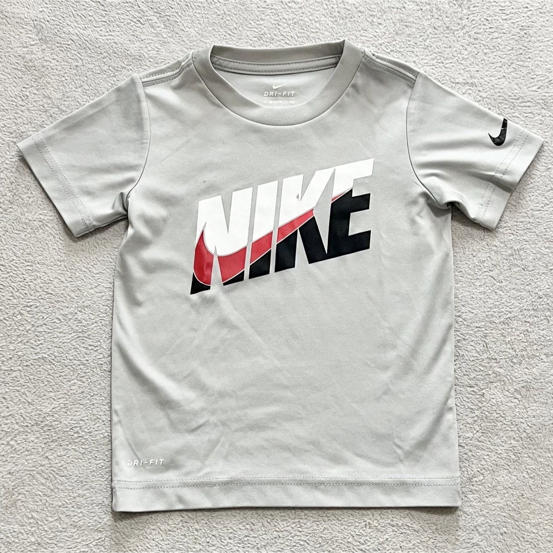 NIKE(ナイキ)のNIKE ドライフィット Tシャツ 100cm キッズ/ベビー/マタニティのキッズ服男の子用(90cm~)(Tシャツ/カットソー)の商品写真