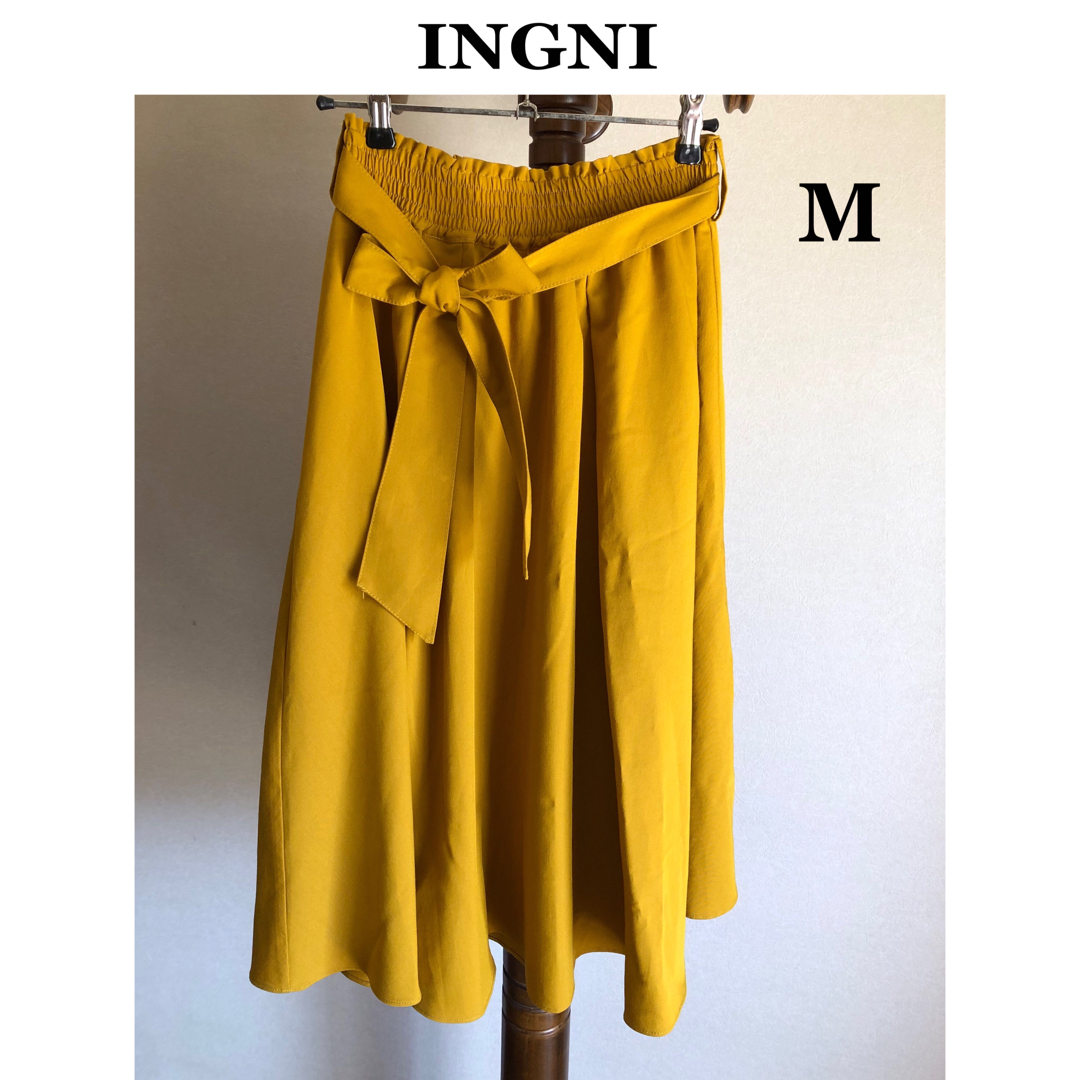INGNI(イング)の匿名配送　INGNI  イング　リボン　フレアスカート　M   マスタード レディースのスカート(ひざ丈スカート)の商品写真