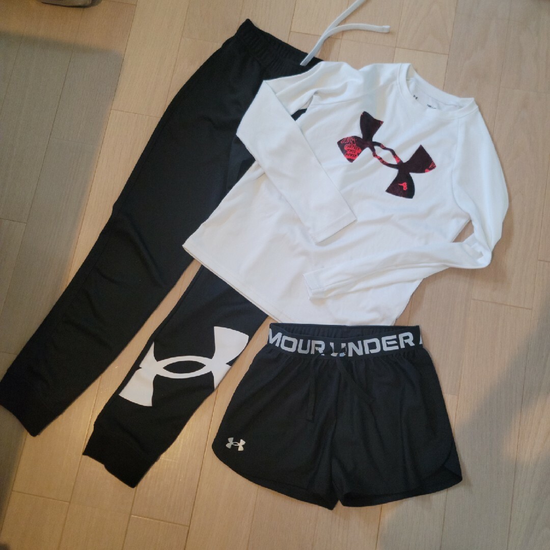 UNDER ARMOUR(アンダーアーマー)のUNDER ARMOURセット売り140センチ キッズ/ベビー/マタニティのキッズ服女の子用(90cm~)(その他)の商品写真