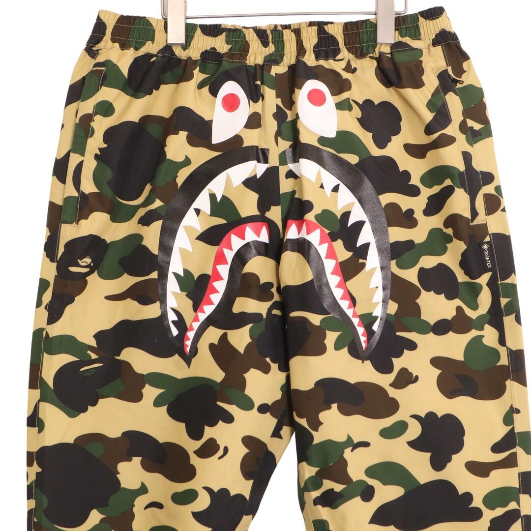 A BATHING APE(アベイシングエイプ)のアベイシングエイプ 001PTG201002X 1ST CAMO GORE-TEX SHARK PANT L メンズのパンツ(その他)の商品写真