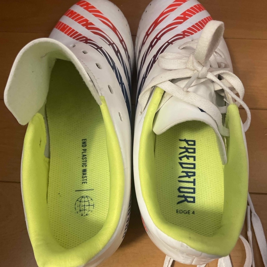 adidas(アディダス)の美品⭐︎サッカー　adidasプレデター　スパイク21cm キッズ/ベビー/マタニティのキッズ靴/シューズ(15cm~)(スニーカー)の商品写真