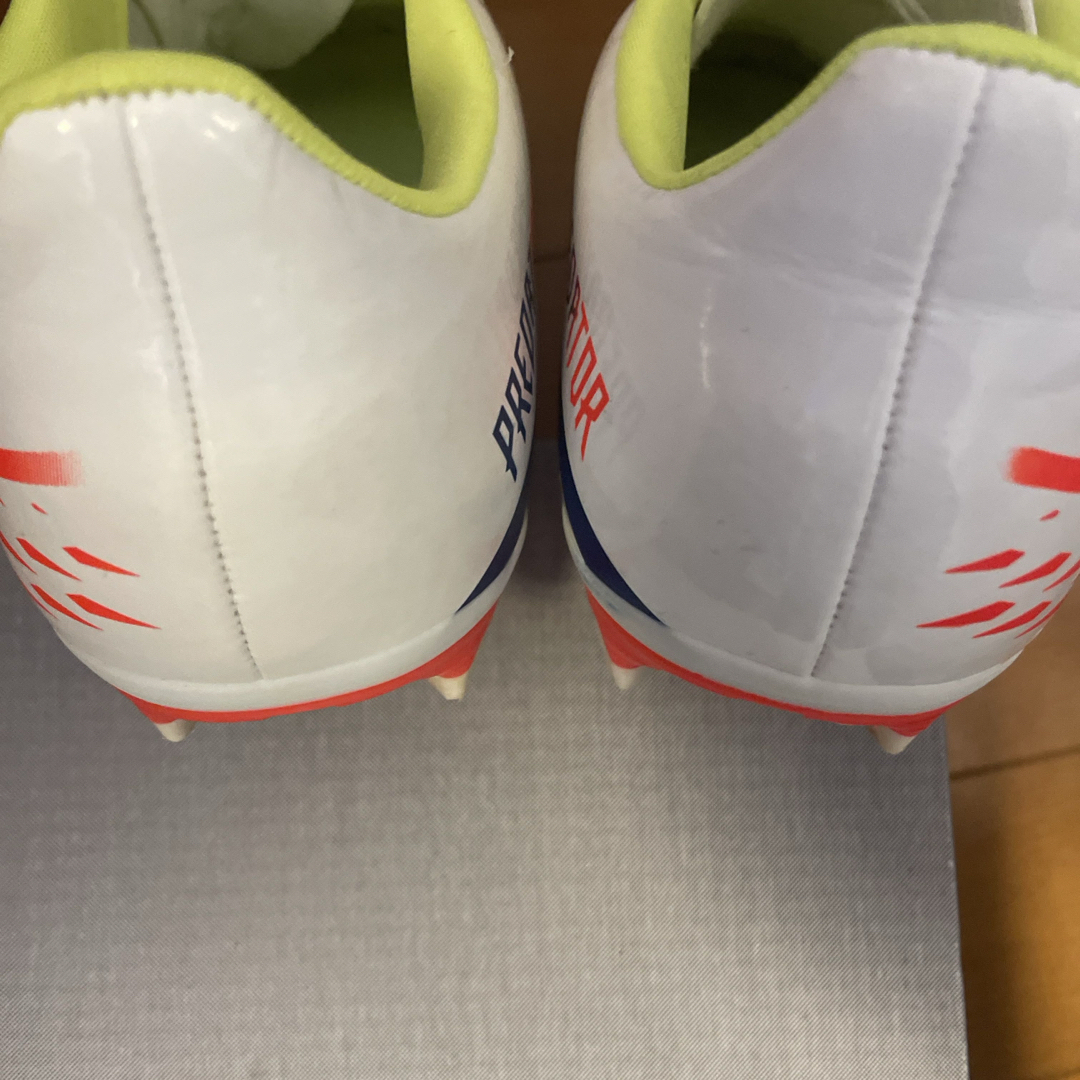 adidas(アディダス)の美品⭐︎サッカー　adidasプレデター　スパイク21cm キッズ/ベビー/マタニティのキッズ靴/シューズ(15cm~)(スニーカー)の商品写真