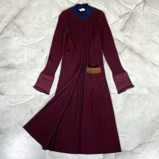 トーガプルラ(TOGA PULLA)のトーガプルラ　22AW ワイドリブニットロングプルオーバー　ワインレッド　40(ロングワンピース/マキシワンピース)