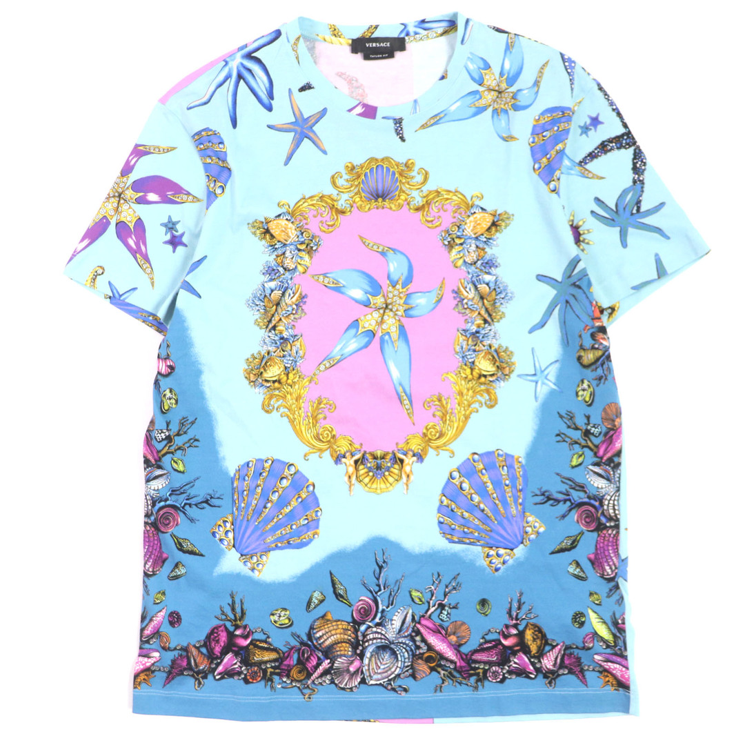 VERSACE(ヴェルサーチ)の極美品▼VERSACE ヴェルサーチ 2022年製 TAYLOR FIT コットン プリント 総柄 半袖Ｔシャツ ライトブルー S ハンガー付き メンズ メンズのトップス(Tシャツ/カットソー(半袖/袖なし))の商品写真