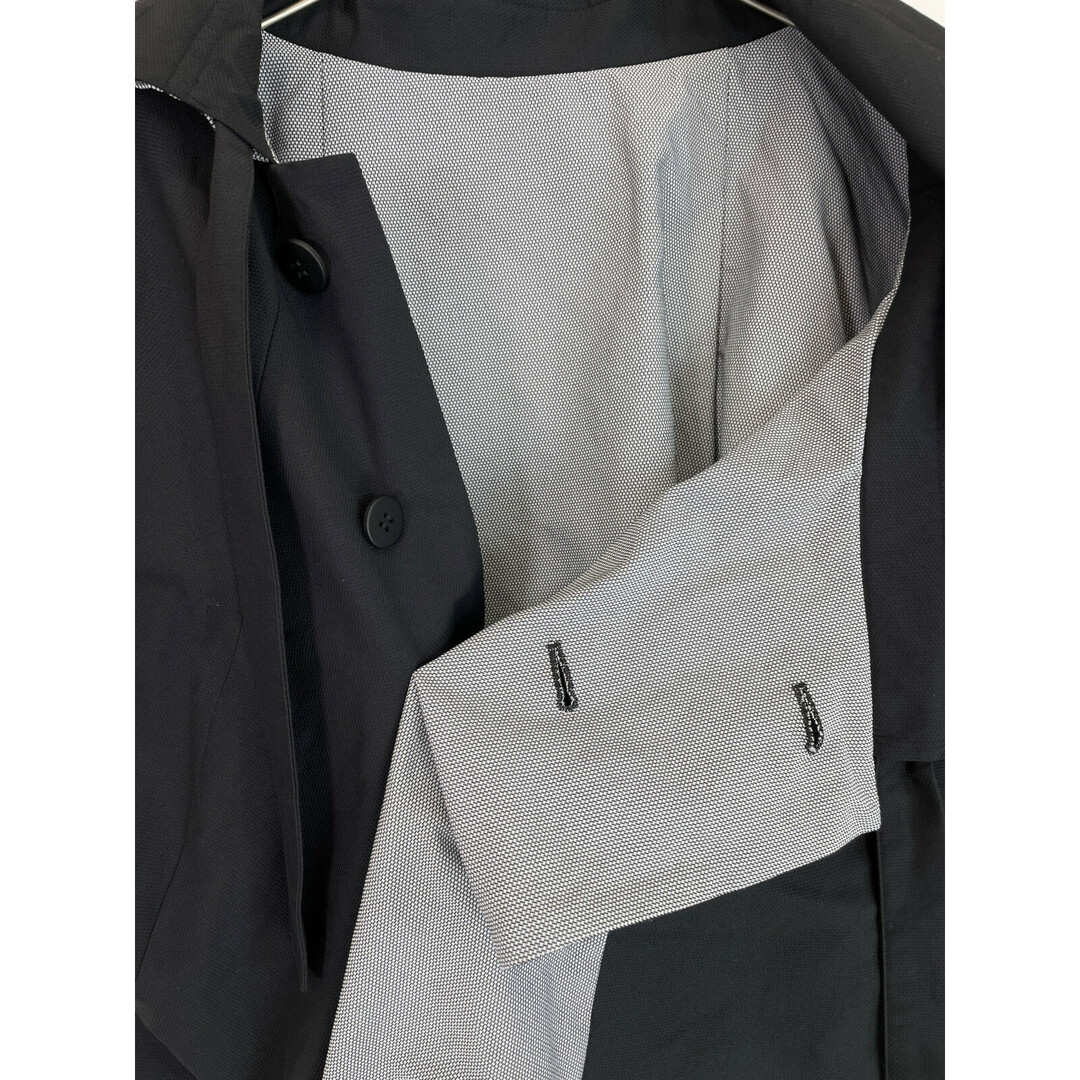 ISSEY MIYAKE(イッセイミヤケ)のイッセイミヤケ ブラック  ケープジャケット 2 レディースのジャケット/アウター(その他)の商品写真