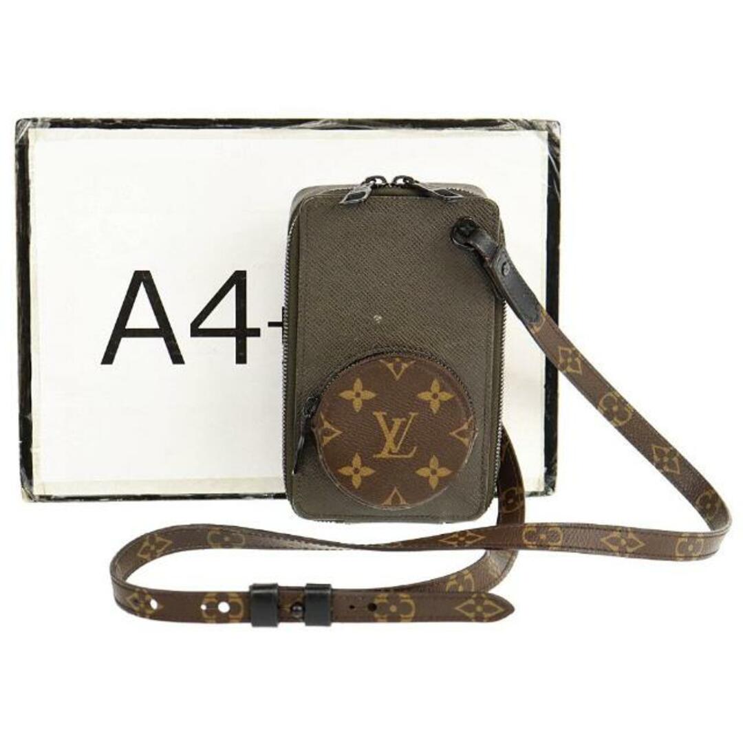 LOUIS VUITTON(ルイヴィトン)のルイヴィトン ショルダーバッグ フォンボックス 中古 M30581 タイガ モノグラム LOUIS VUITTON 【中古】 | スマホケース 肩掛け ブラウン カーキ ビトン LV カバン 鞄 ユニセックス バック ブランド ファッション Bランク メンズのバッグ(ショルダーバッグ)の商品写真