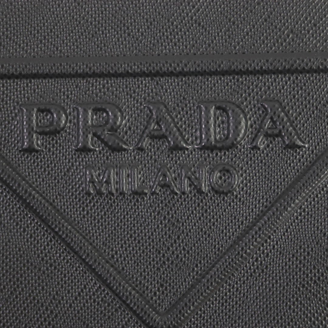 PRADA(プラダ)の未使用品▼PRADA プラダ 2VF039 サフィアーノレザー 三角ロゴ ポーチ クラッチバッグ ブラック シルバー金具 イタリア製 メンズ 定価297,000円 メンズのバッグ(セカンドバッグ/クラッチバッグ)の商品写真