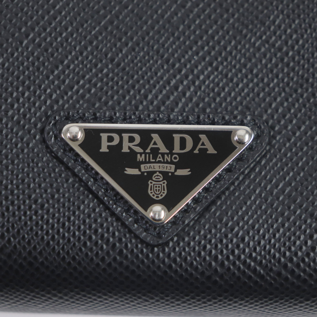 PRADA(プラダ)の未使用品▼PRADA プラダ 2VF039 サフィアーノレザー 三角ロゴ ポーチ クラッチバッグ ブラック シルバー金具 イタリア製 メンズ 定価297,000円 メンズのバッグ(セカンドバッグ/クラッチバッグ)の商品写真