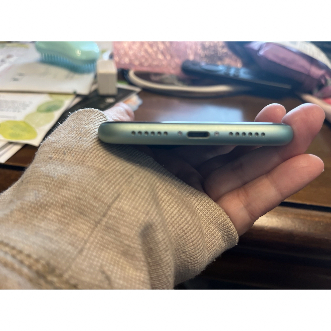 iPhone(アイフォーン)のiPhone11 256GB グリーン SIMフリー スマホ/家電/カメラのスマートフォン/携帯電話(スマートフォン本体)の商品写真