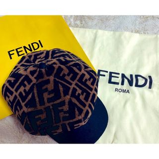 FENDIブラウンシアリングベースボールキャップ