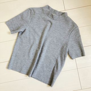 ザラ(ZARA)のザラ　トップス　カットソー(カットソー(半袖/袖なし))