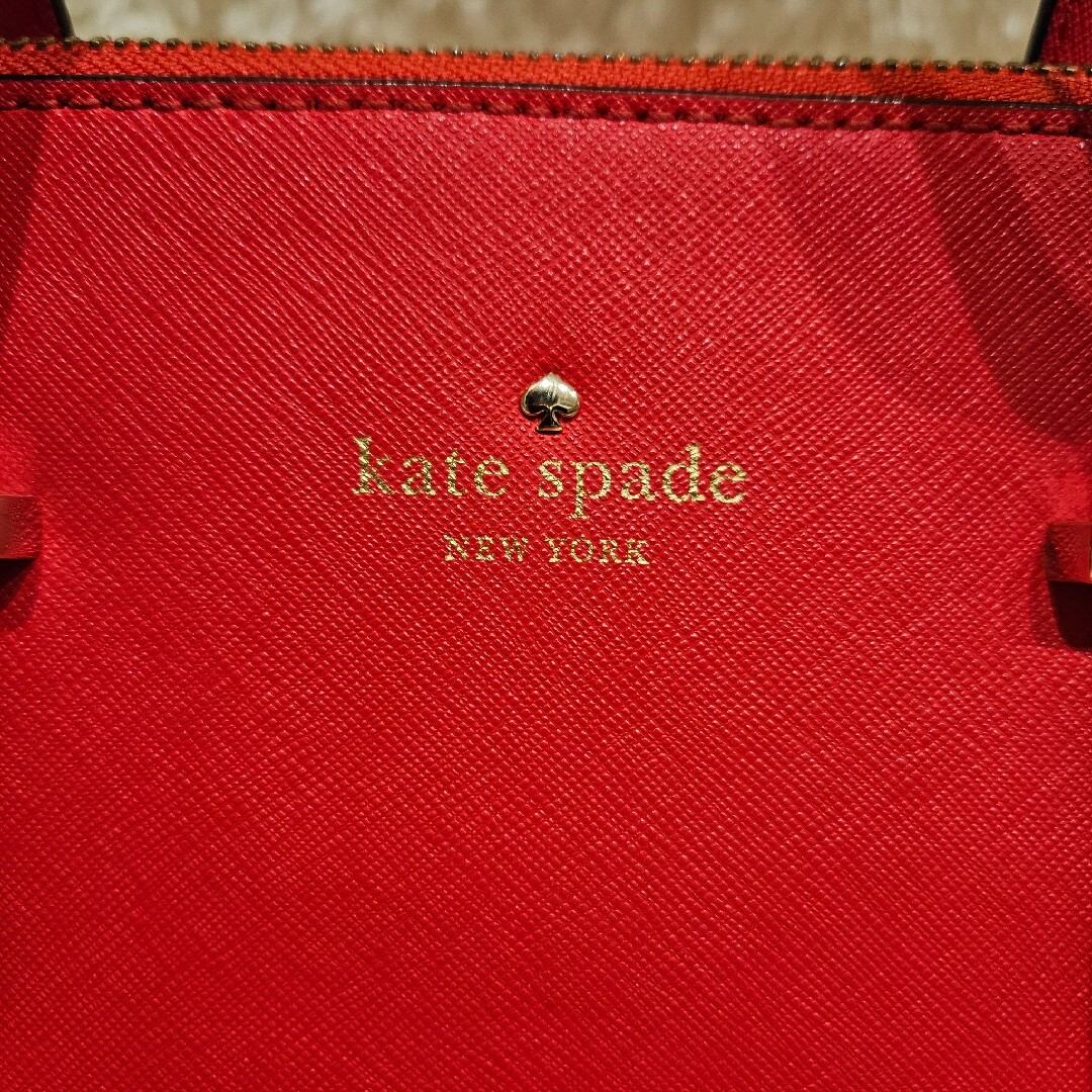 kate spade new york(ケイトスペードニューヨーク)のケイトスペード　ショルダーバッグ 2way レザー　赤　レッド ハンドバッグ レディースのバッグ(ショルダーバッグ)の商品写真