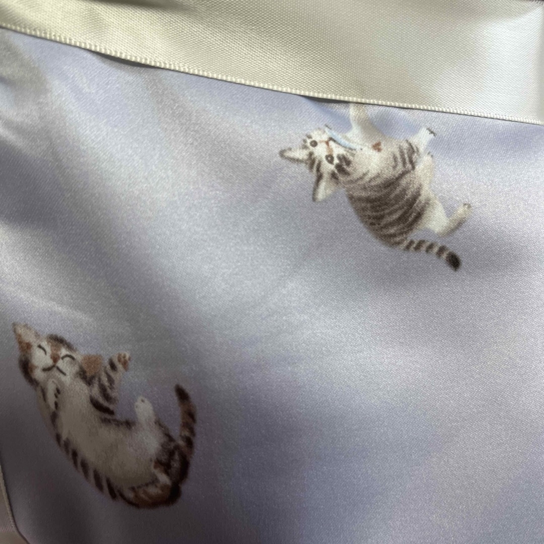 GU  サテンパジャマ　長袖　ロングパンツ　キャット　猫　3XL  ライトブルー レディースのルームウェア/パジャマ(パジャマ)の商品写真