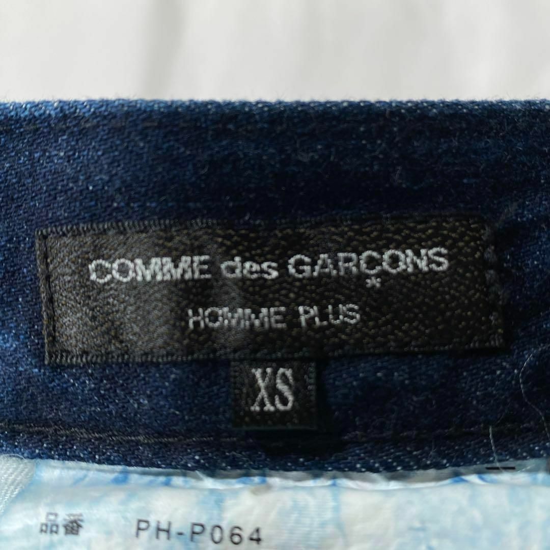 COMME des GARCONS HOMME PLUS(コムデギャルソンオムプリュス)のコムデギャルソンオムプリュス　11AW バックパッチサルエルデニムハーフパンツ メンズのパンツ(サルエルパンツ)の商品写真