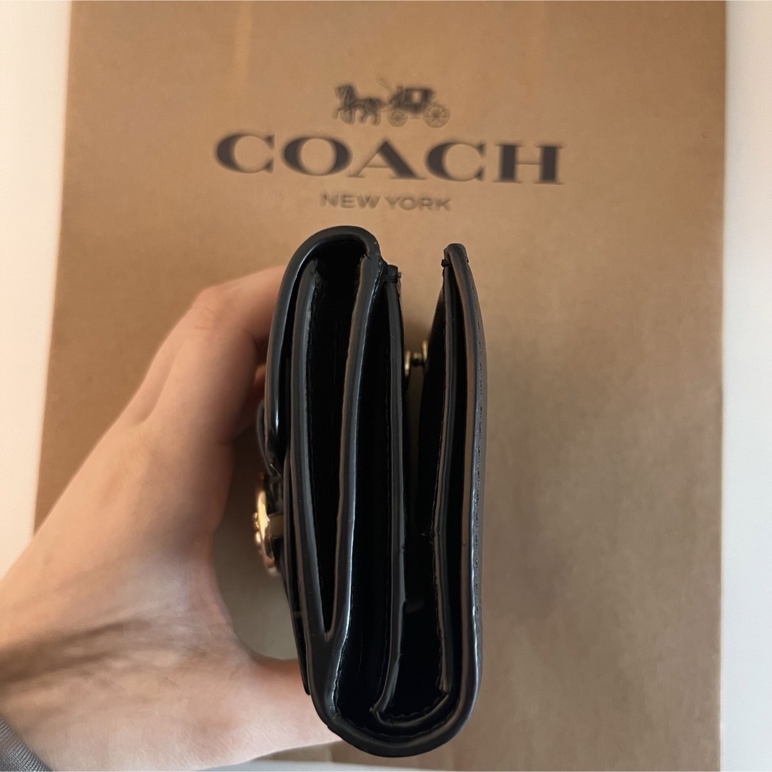 COACH(コーチ)のcoach財布　二つ折り　ブラック レディースのファッション小物(財布)の商品写真