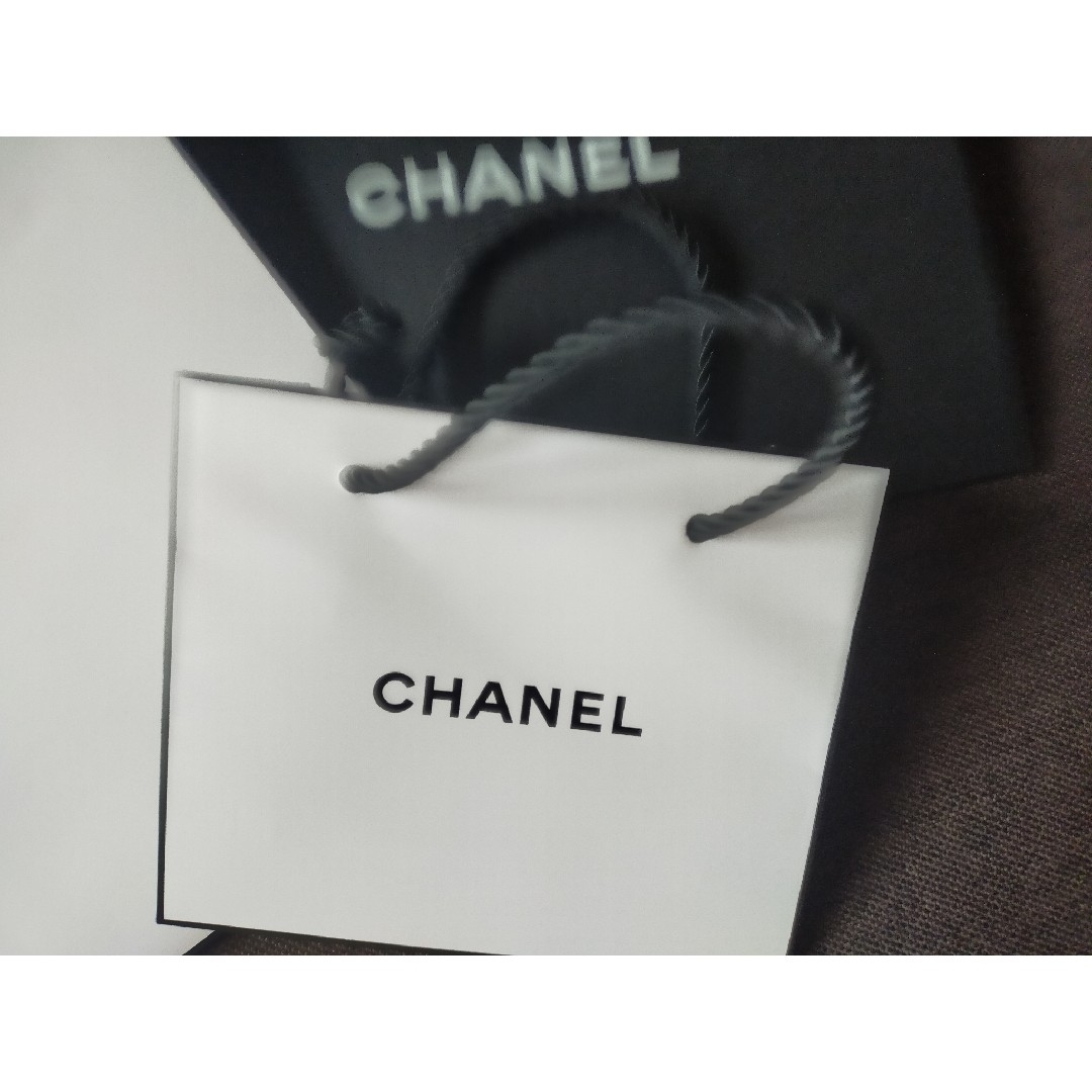 CHANEL(シャネル)のCHANEL シャネル ショッパー 3枚ｾｯﾄ 紙袋 手提げ ギフトラッピング レディースのバッグ(ショップ袋)の商品写真