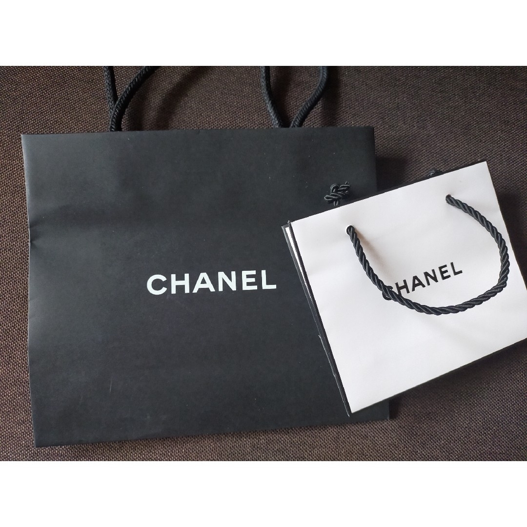 CHANEL(シャネル)のCHANEL シャネル ショッパー 3枚ｾｯﾄ 紙袋 手提げ ギフトラッピング レディースのバッグ(ショップ袋)の商品写真