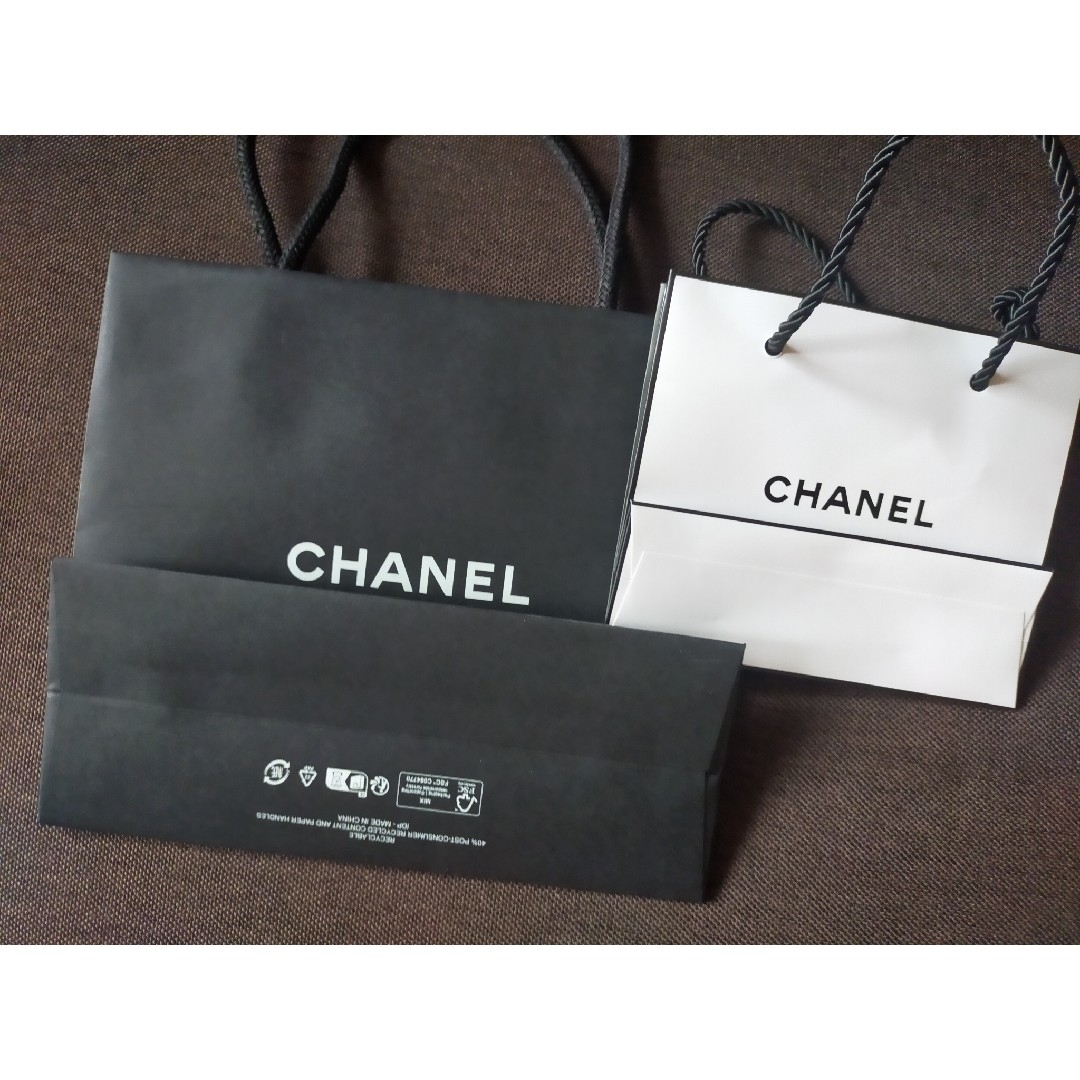 CHANEL(シャネル)のCHANEL シャネル ショッパー 3枚ｾｯﾄ 紙袋 手提げ ギフトラッピング レディースのバッグ(ショップ袋)の商品写真