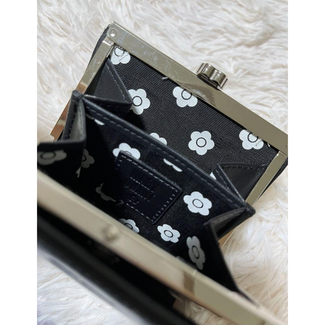 MARY QUANT(マリークワント)のマリークワント　二つ折り財布　がま口　お花　黒 レディースのファッション小物(財布)の商品写真