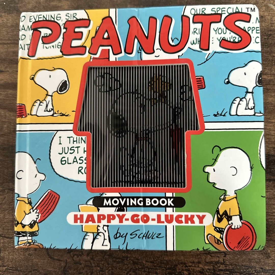 PEANUTS(ピーナッツ)のＰＥＡＮＵＴＳ　ＭＯＶＩＮＧ　ＢＯＯＫ　ＨＡＰＰＹ－ＧＯ－ＬＵＣＫＹ エンタメ/ホビーの本(絵本/児童書)の商品写真