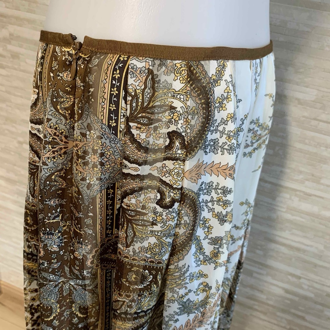 AMACA(アマカ)のAMACA 艶 プリーツ  スカート レディースのスカート(ひざ丈スカート)の商品写真