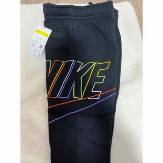 NIKE - 新品タグ付き　キッズNIKEスウェットパンツ140