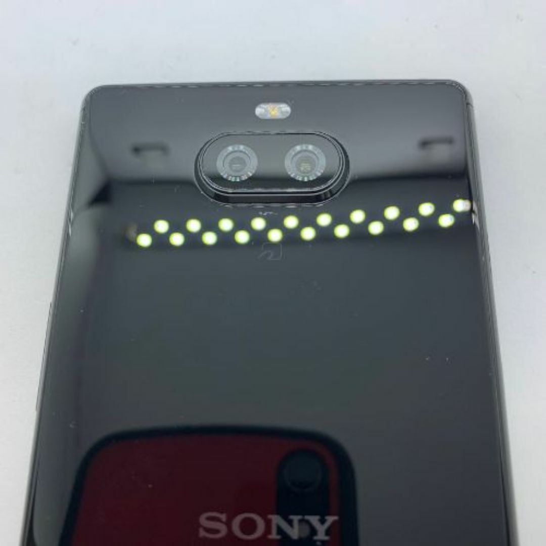 【中古品】Xperia 8 au   SOV42 ブラック  スマホ/家電/カメラのスマートフォン/携帯電話(スマートフォン本体)の商品写真