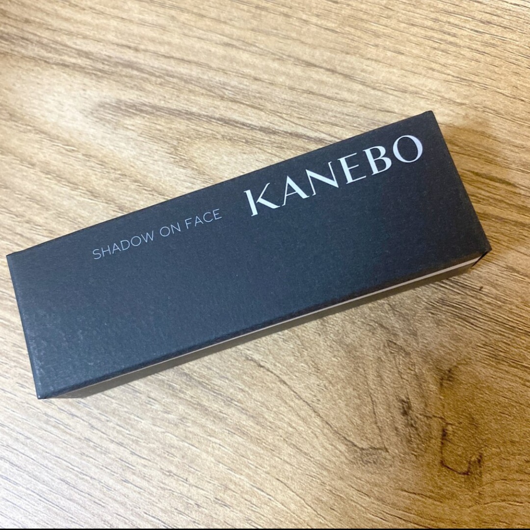 Kanebo(カネボウ)のシャドウオンフェース コスメ/美容のベースメイク/化粧品(フェイスカラー)の商品写真