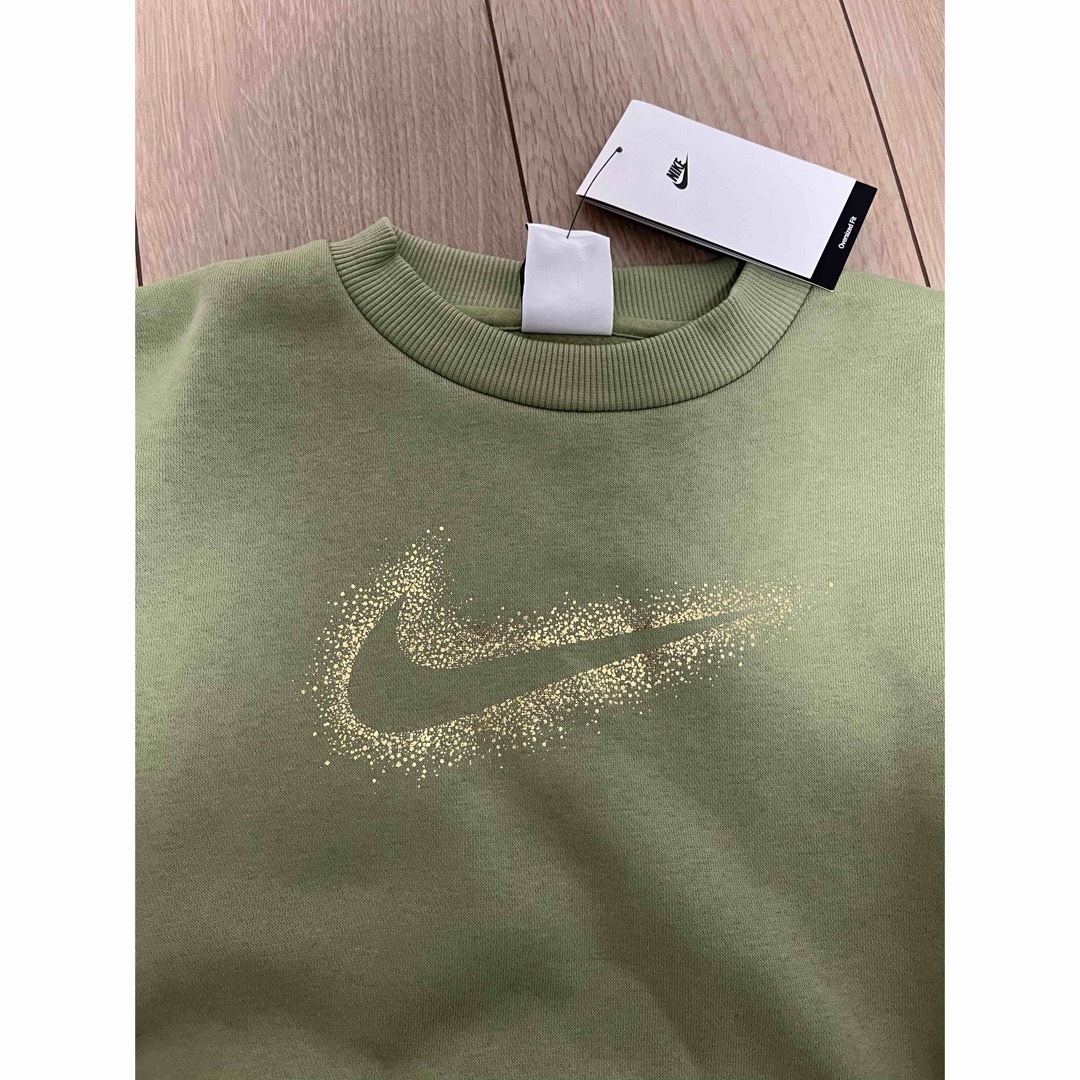 NIKE(ナイキ)の新品　キッズ　NIKEトレーナー　130 キッズ/ベビー/マタニティのキッズ服男の子用(90cm~)(Tシャツ/カットソー)の商品写真