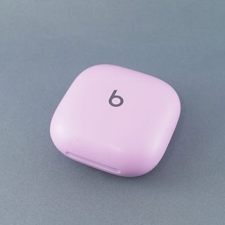 ビーツバイドクタードレ(Beats by Dr Dre)のBeats by Dr.Dre Fit Pro 充電ケースのみ USED美品 ビーツ ワイヤレスイヤホン 充電器 チャージングケース ストーンパープル 完動品 V0341(ヘッドフォン/イヤフォン)